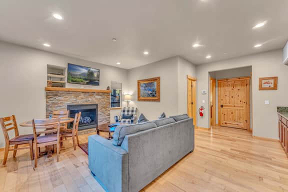435 Bear St - Image 2