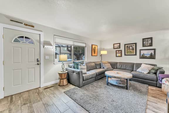 195 Lake Forest Glen - Image 5