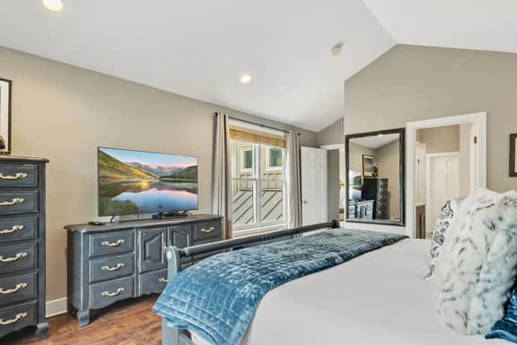 384 Settlers Dr - Image 4