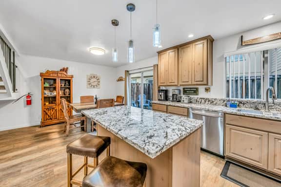 95 Lake Forest Glen - Image 2