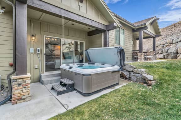 1158 W Cadence Ct - Image 2