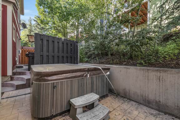 1039 Norfolk Ave - Image 5