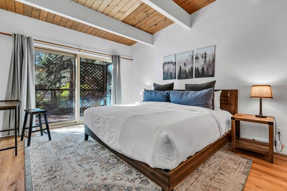 3265 Edgewater Dr - Image 5