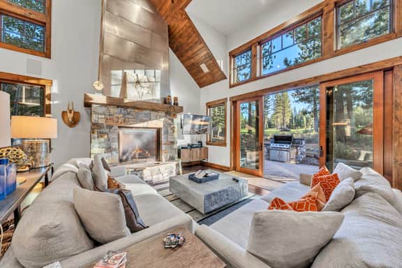 9380 Heartwood Dr - Image 2