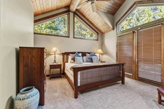 1946 Highlands Dr - Image 3