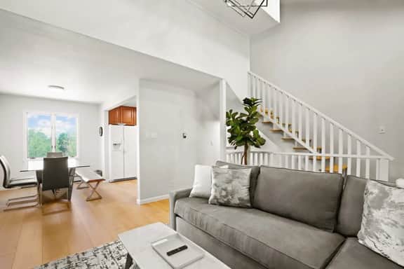 222 N Side Cir - Image 3