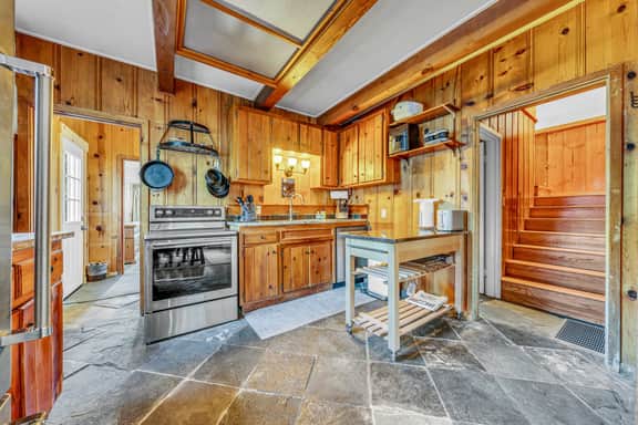 443 Pioneer Way - Image 5