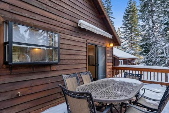 1105 Whitehall Ave - Image 4