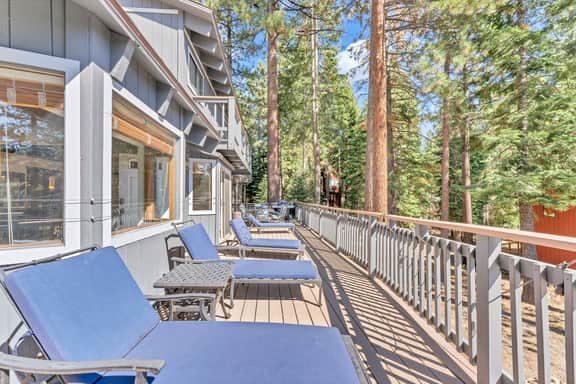 1380 Commonwealth - Image 4