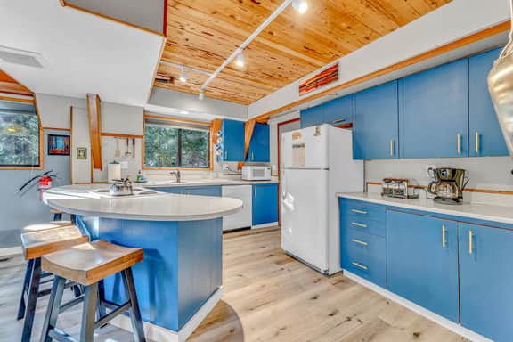240 Wildwood Ave - Image 2