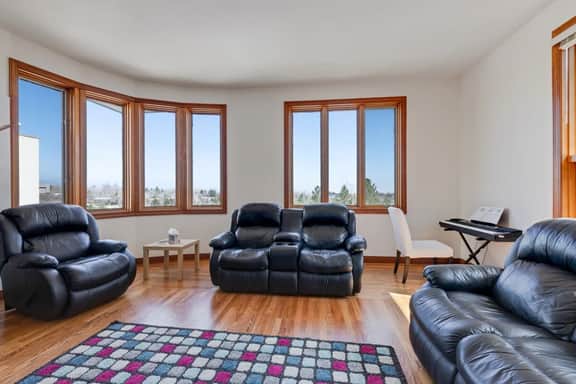 1655 Gillaspie Dr. - Image 2