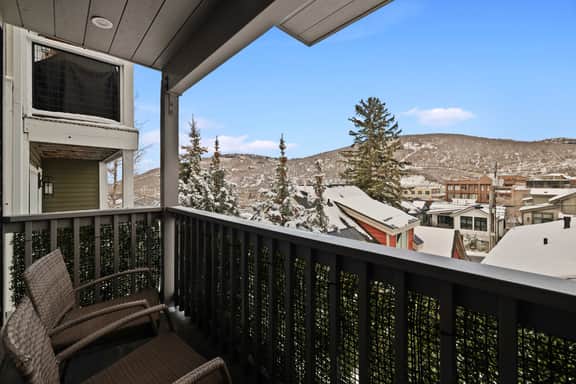 572 Woodside Ave - Image 5