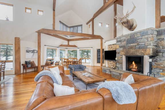 130 Russell Dr - Image 2