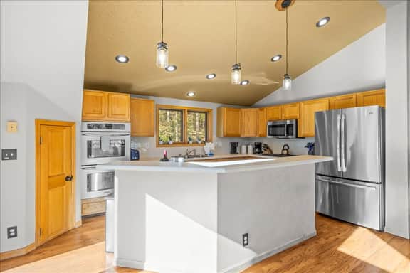 880 Fox Farm - Image 5