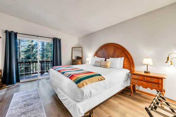 1260 Canterbury Dr - Image 3