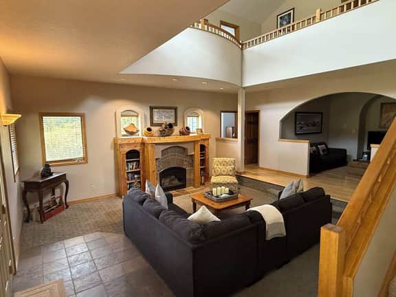 21 Mountain View - Image 2