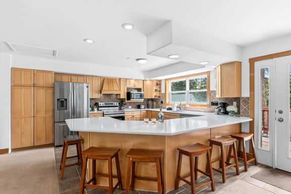 347 Robertson - Image 4