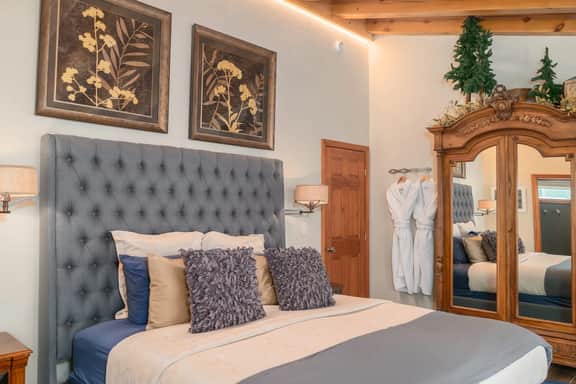 Wildwood Canyon Inn - Image 3