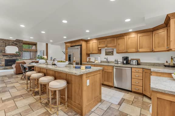 Park Ave #239 - Image 2