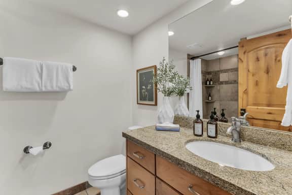 Park Ave #239 - Image 5