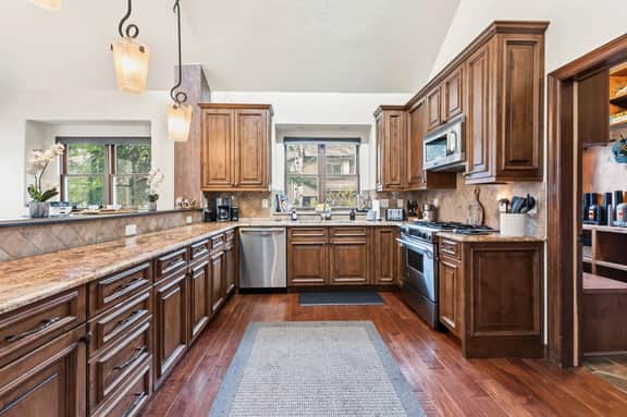 125 Castle Peak B - Image 3
