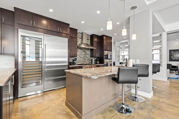 Skyline 200 – The Aristocrat - Image 5