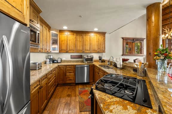 110 Lodges ln - Image 5