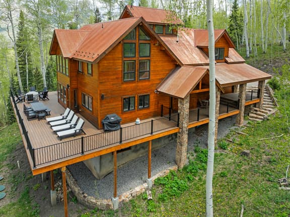 547 Wapiti Rd - Image 1