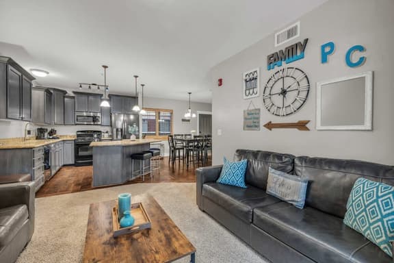 Bear Hollow 4303 - Image 1