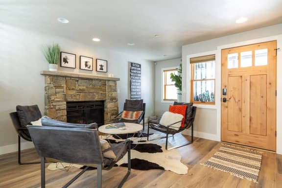 1144 Woodside Ave - Image 1