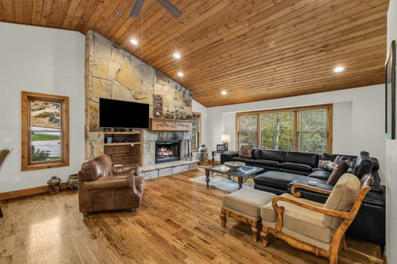 2146 Fenchurch Dr - Image 1