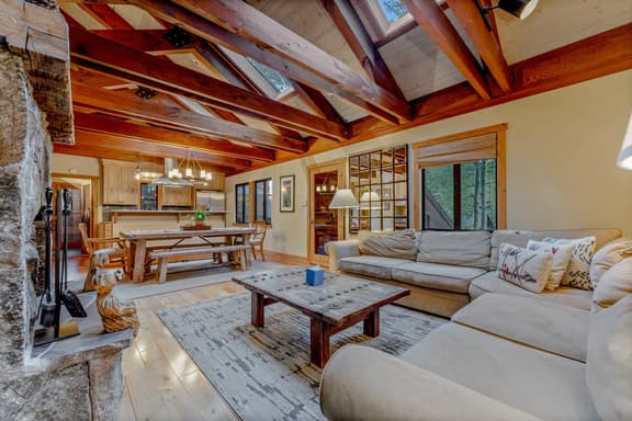 1810 Deer Park Dr - Image 1
