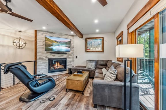 Twin Elk Lodge #10 - Image 1