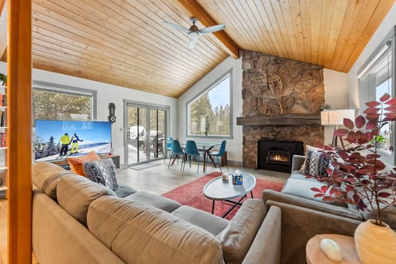 392 Timberlane Cir - Image 1