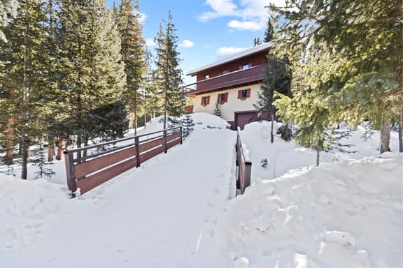 48 Gregory Cir - Image 1
