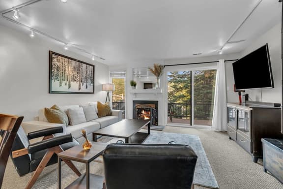 470 Woodside #4 - Image 1
