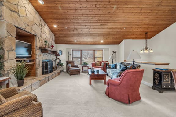 2136 Euston Dr - Image 1
