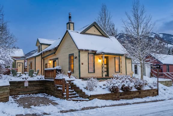 211 E Washington Ave - Image 1