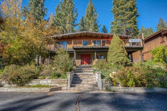 3265 Edgewater Dr - Image 1