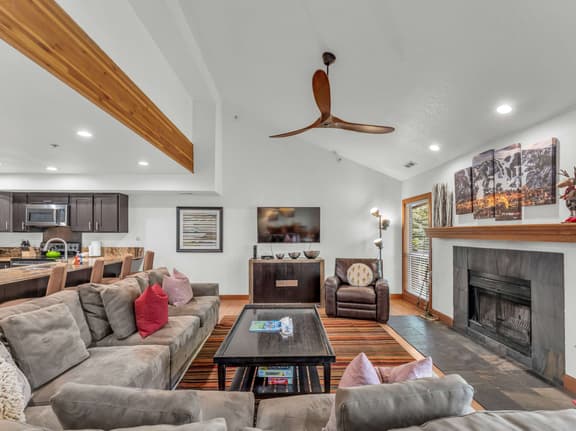 SilverCliff #302 - Image 1