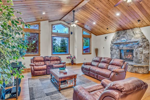 630 Tahoe Island Dr - Image 1