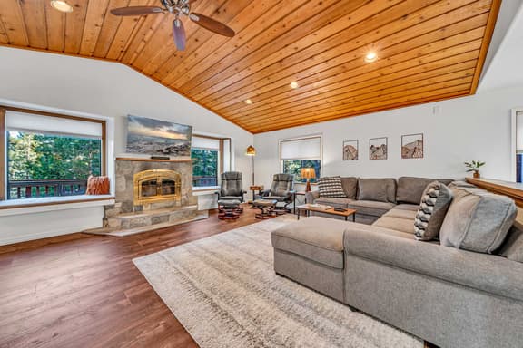 1105 Whitehall Ave - Image 1