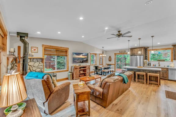 1152 Statford Way - Image 1