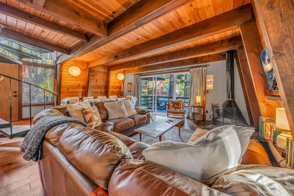 950 Pine Ridge - Image 1