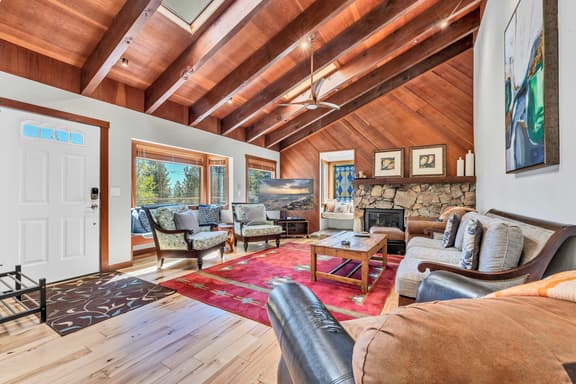 1380 Commonwealth - Image 1