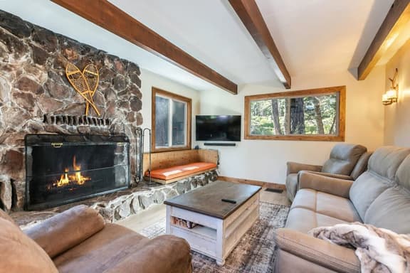 460 Grouse Dr - Image 1