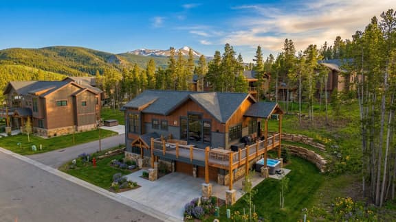 103 Retreat Dr - Image 1