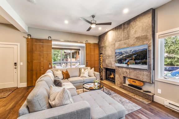 Alpine Lodge P6 #G41 - Image 1