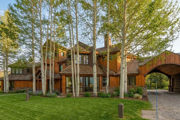 130 Russell Dr - Image 1