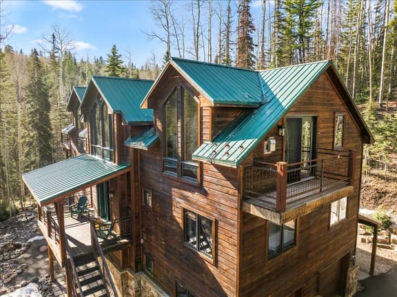 880 Fox Farm - Image 1